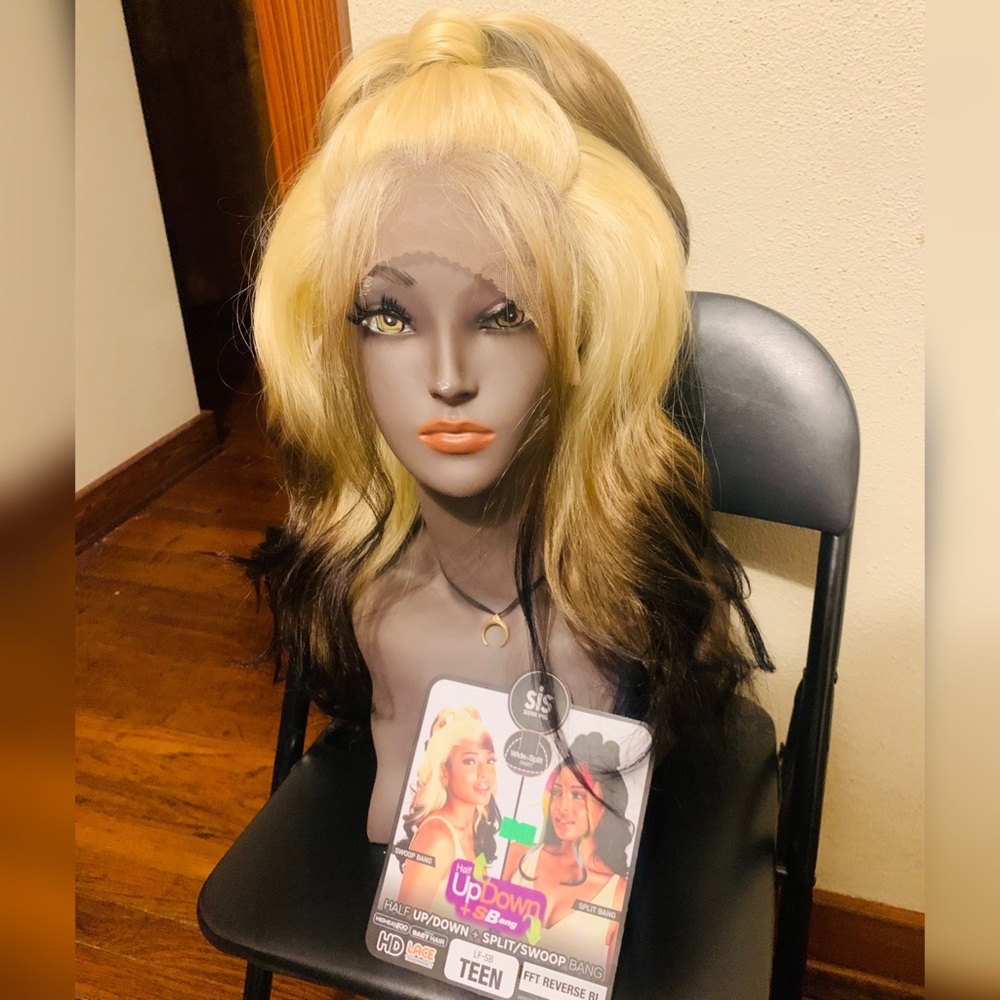 NWT Zury Sis Teen Lacefront Wig